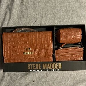 Steve Madden Crossbody Set